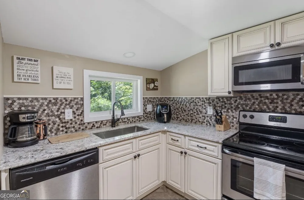 89 Cole ST Newnan, GA 30263