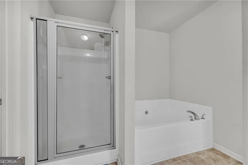 1735 Snapping CT Winder, GA 30680