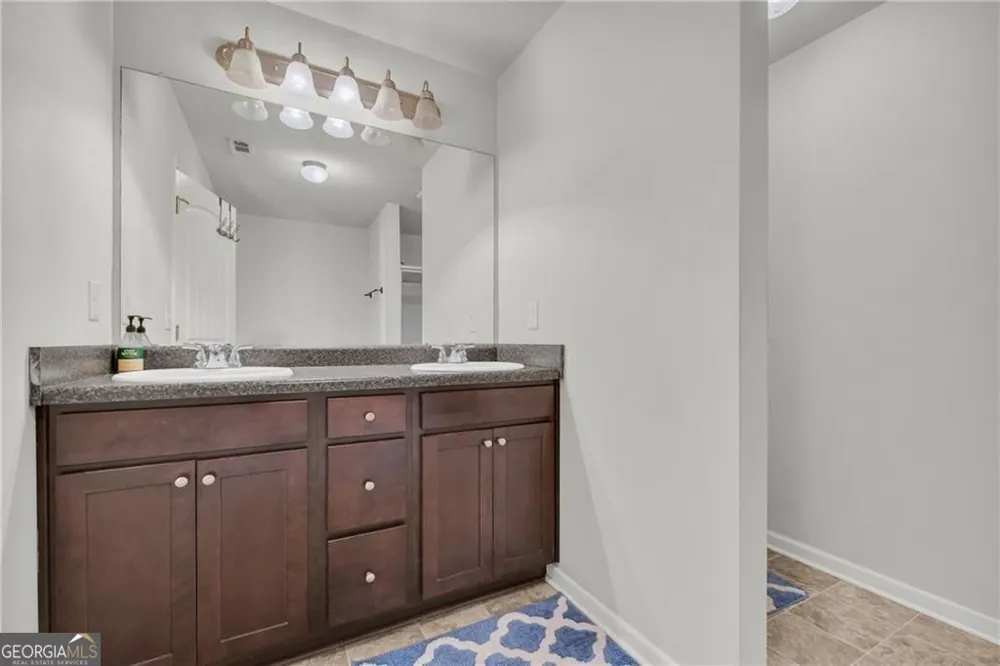 1735 Snapping CT Winder, GA 30680