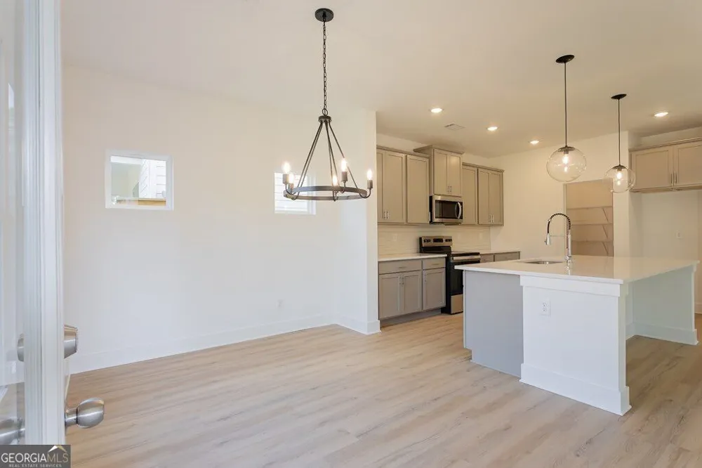 3041 Sea Aster WAY Buford, GA 30519