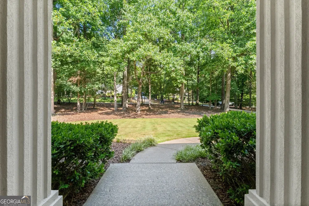 5725 Ash DR Cumming, GA 30040