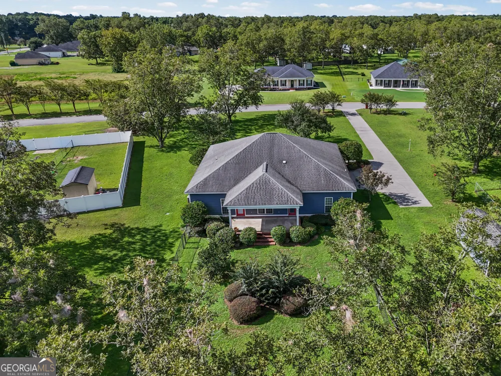 100 Kendal LN Leesburg, GA 31763