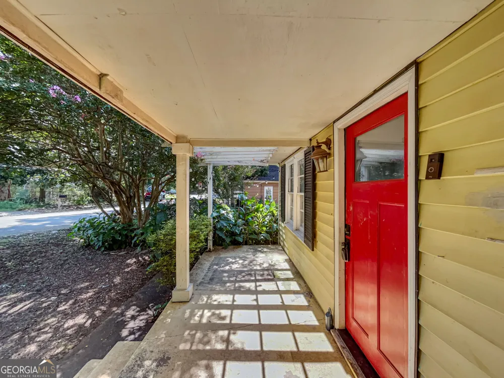 1748 E Broad ST Athens, GA 30601