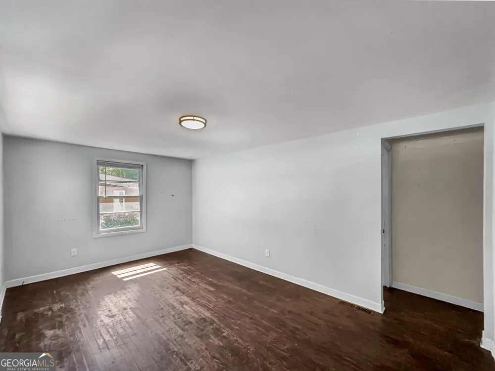 1748 E Broad ST Athens, GA 30601