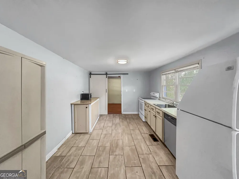 1748 E Broad ST Athens, GA 30601
