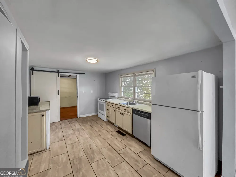 1748 E Broad ST Athens, GA 30601