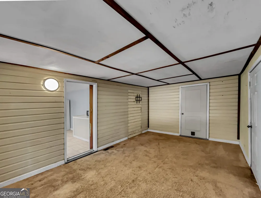 1748 E Broad ST Athens, GA 30601