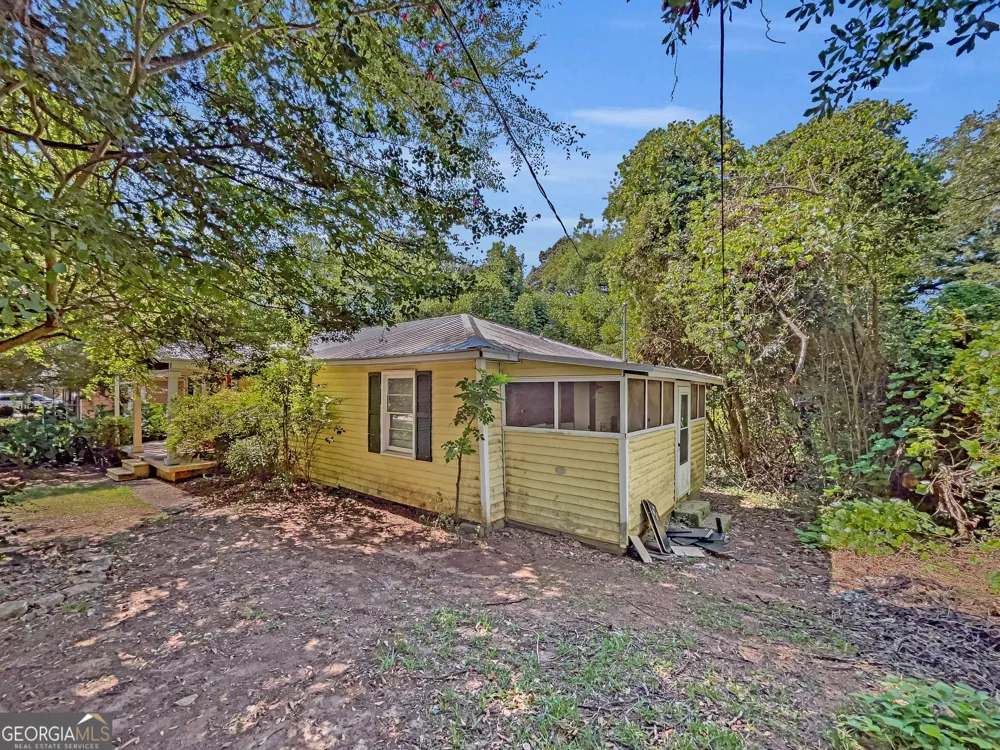 1748 E Broad ST Athens, GA 30601