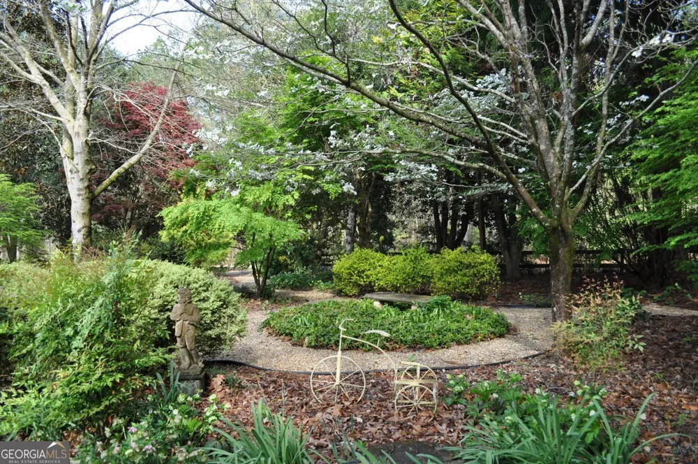 731 Hidden Lakes TRL Jefferson, GA 30549