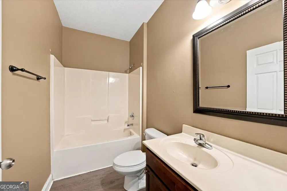 215 Hallie LN Macon, GA 31211