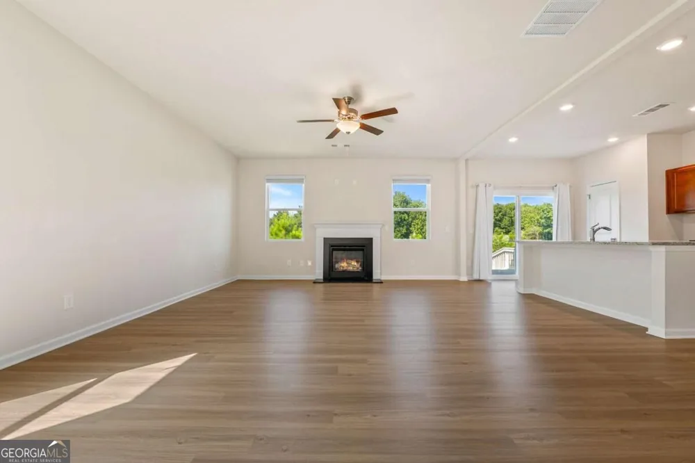 44 Pointe PL Dawsonville, GA 30534