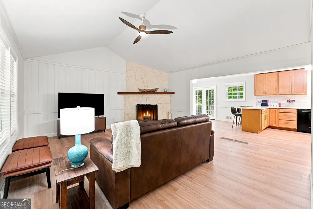 121 White Antelope ST Waleska, GA 30183