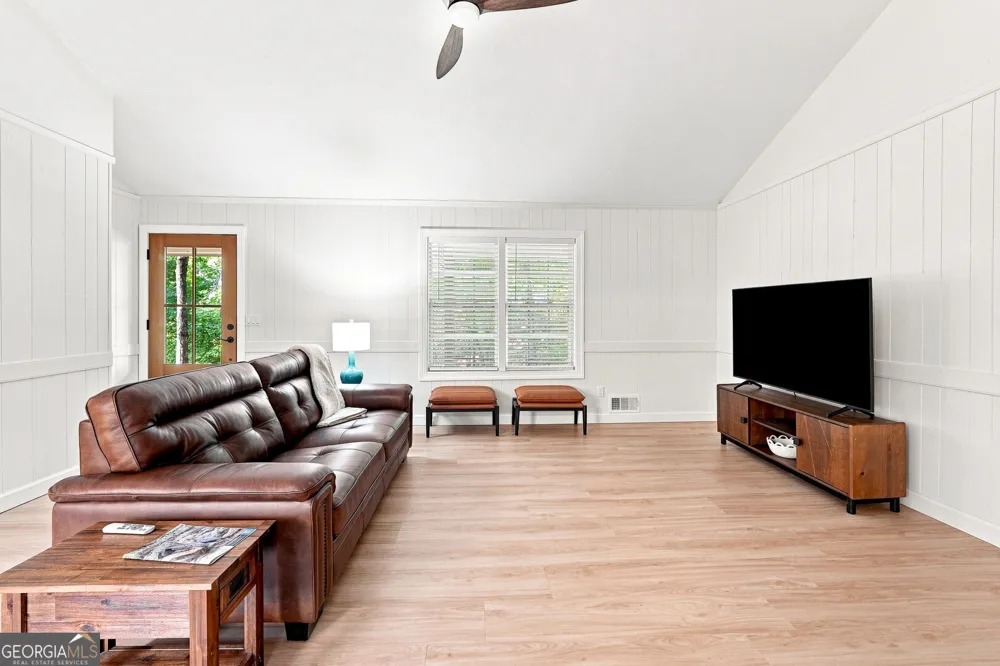 121 White Antelope ST Waleska, GA 30183