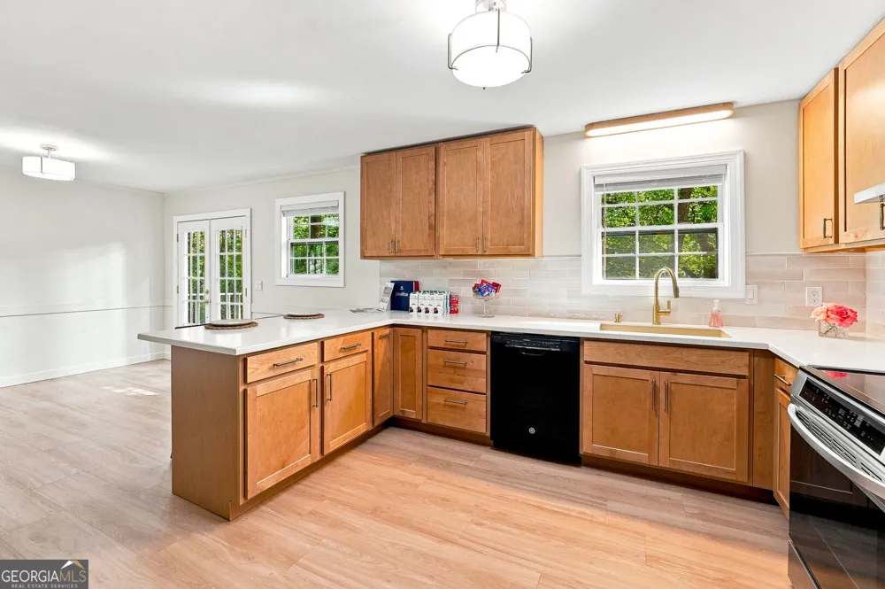 121 White Antelope ST Waleska, GA 30183