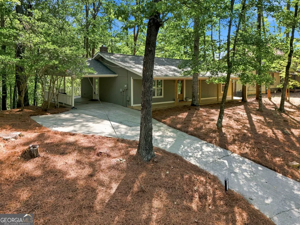 121 White Antelope ST Waleska, GA 30183