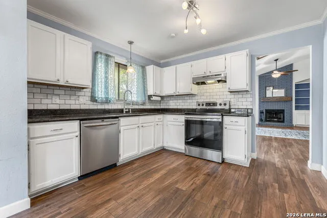 6335 Scrub Jay San Antonio, TX 78240