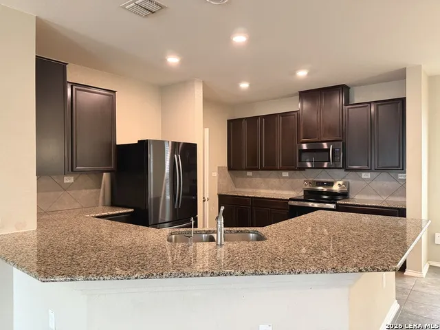 9102 WIND TER San Antonio, TX 78239
