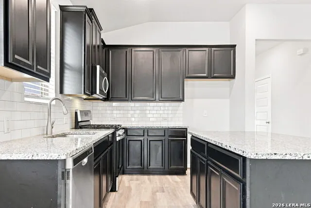 4910 OXBOW BND St Hedwig, TX 78152