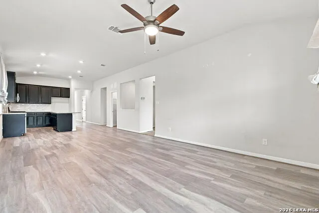 4910 OXBOW BND St Hedwig, TX 78152