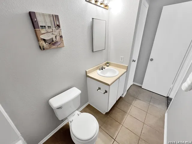 9034 MOUNTAIN FIELD DR San Antonio, TX 78240