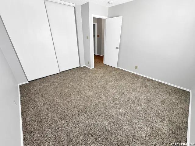 9034 MOUNTAIN FIELD DR San Antonio, TX 78240