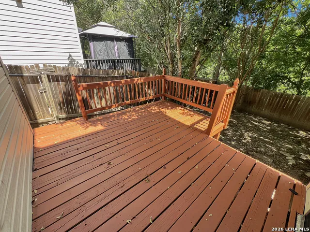 9034 MOUNTAIN FIELD DR San Antonio, TX 78240