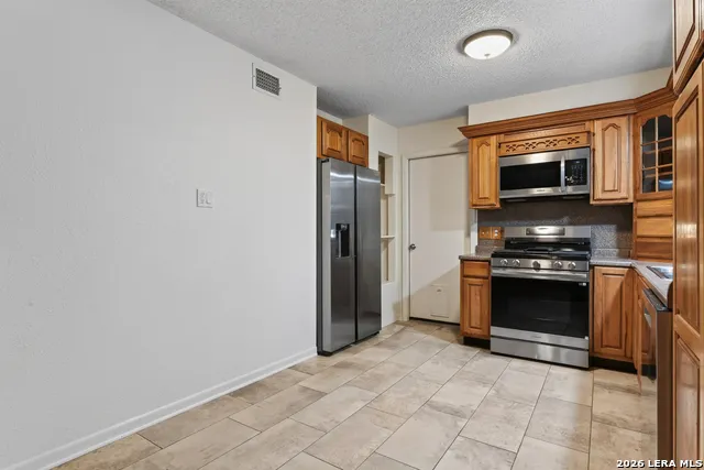 904 W WEST ST Stockdale, TX 78160