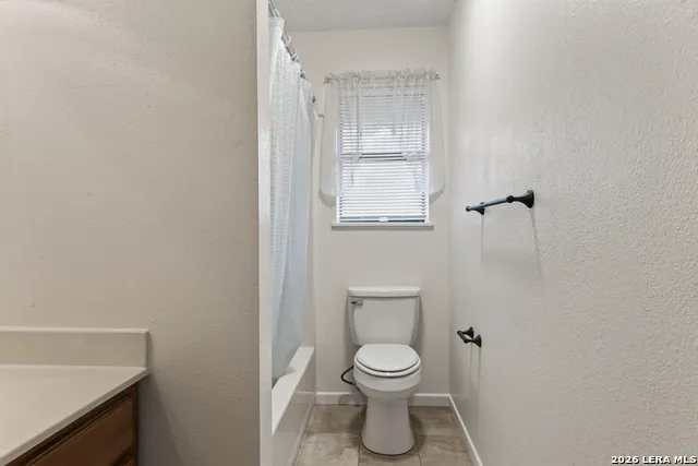 904 W WEST ST Stockdale, TX 78160