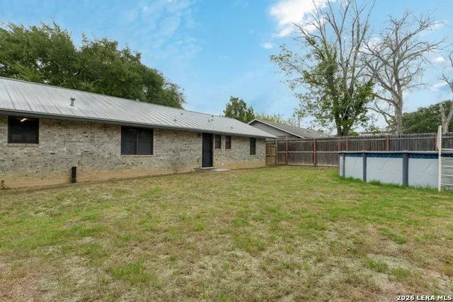 904 W WEST ST Stockdale, TX 78160