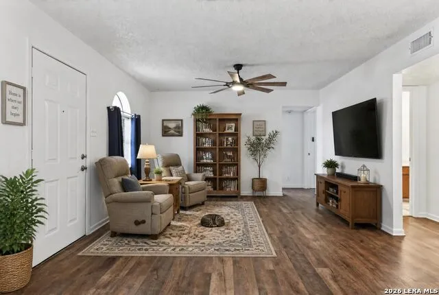 904 W WEST ST Stockdale, TX 78160