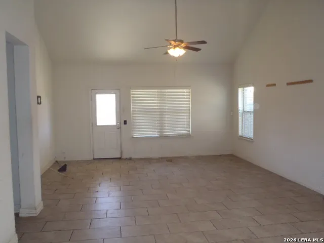 5009 ARROW RDG Marion, TX 78124