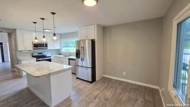 3019 Lakeview Canyon Lake, TX 78133