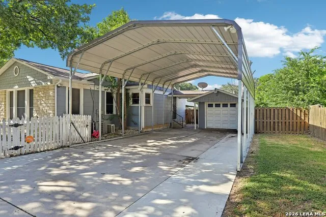 202 SUTTON DR San Antonio, TX 78228