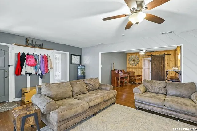 202 SUTTON DR San Antonio, TX 78228