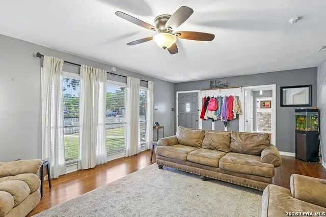 202 SUTTON DR San Antonio, TX 78228