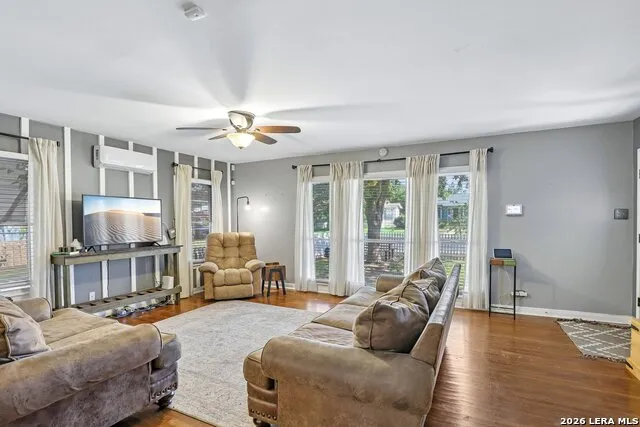 202 SUTTON DR San Antonio, TX 78228