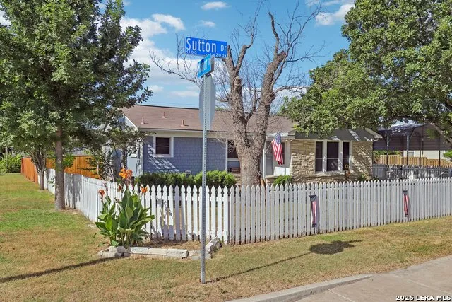 202 SUTTON DR San Antonio, TX 78228