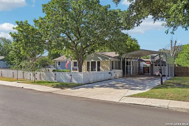 202 SUTTON DR San Antonio, TX 78228
