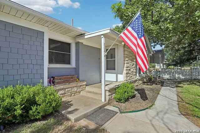 202 SUTTON DR San Antonio, TX 78228