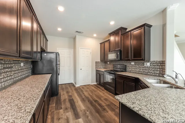 2625 Green Leaf Way San Antonio, TX 78244