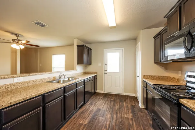 6814 Treselle San Antonio, TX 78252