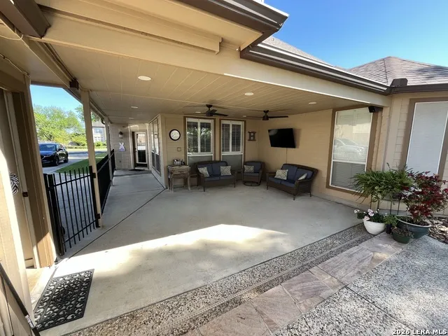 256 Las Brisas Seguin, TX 78155