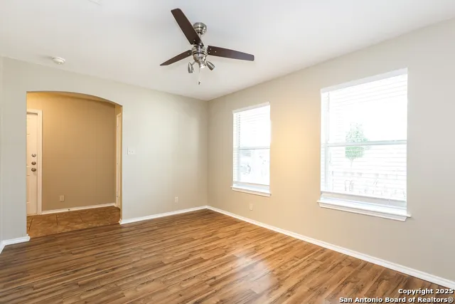 8534 Snakeweed Converse, TX 78109