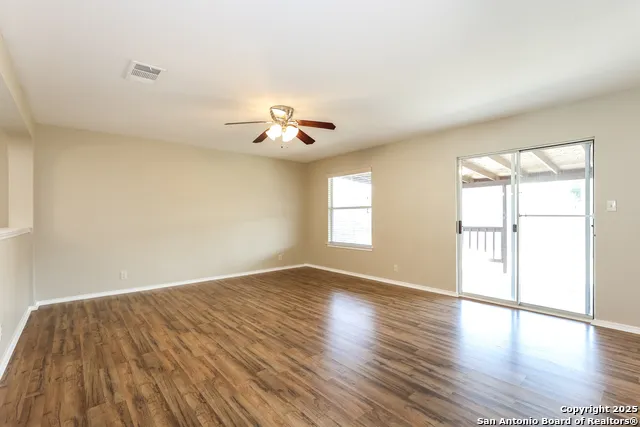 8534 Snakeweed Converse, TX 78109