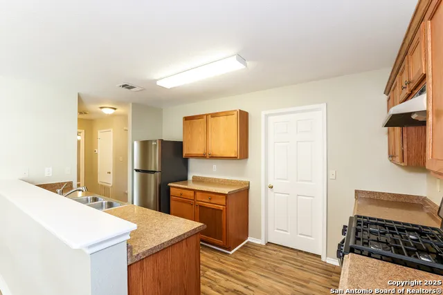 8534 Snakeweed Converse, TX 78109