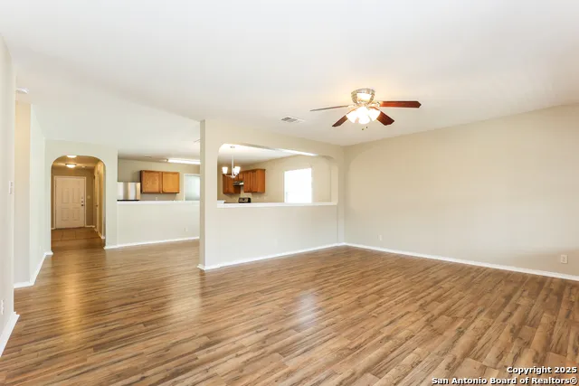 8534 Snakeweed Converse, TX 78109