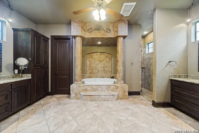 7938 Colonial Woods Boerne, TX 78015