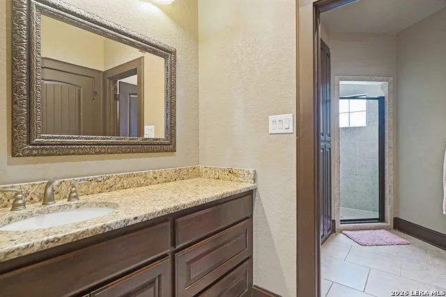 7938 Colonial Woods Boerne, TX 78015
