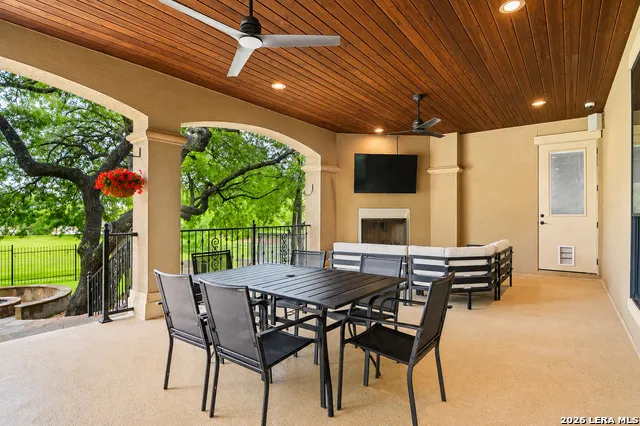 7938 Colonial Woods Boerne, TX 78015