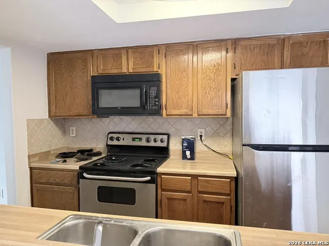 5758 SPRING MOON ST San Antonio, TX 78247